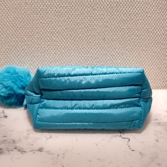 NWOT Puffer Makeup Bag with Pouf - Picture 3 of 5